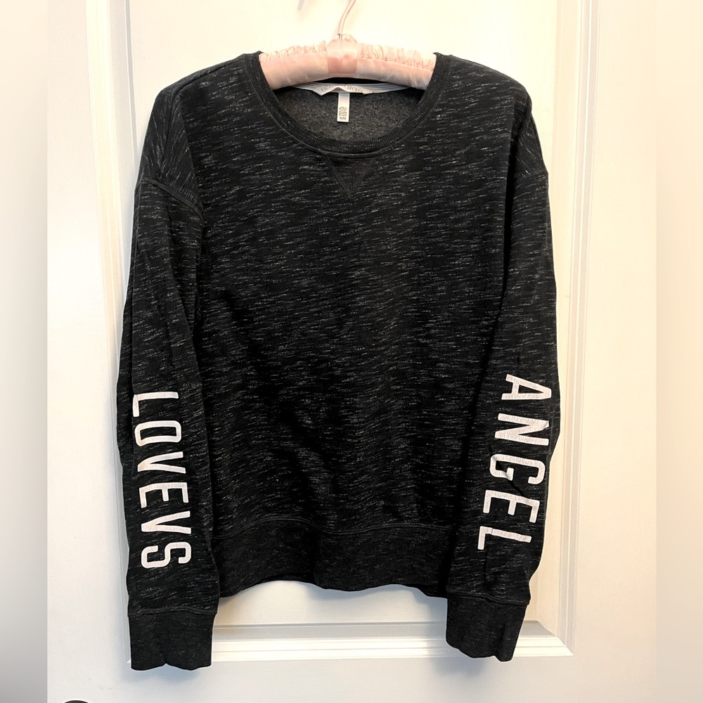 VS Black Pullover Sweatshirt